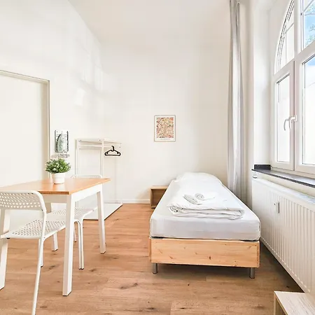 Raj Living - - 15 Min Zur Messe Dus *