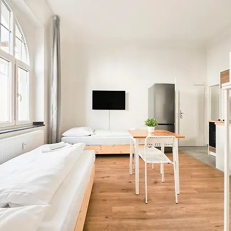 公寓 Tolstov - - 15 Min Zur Messe Dus *