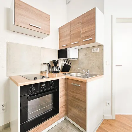 Tolstov - - 15 Min Zur Messe Dus * 뒤셀도르프