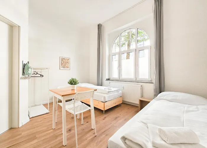 Tolstov - - 15 Min Zur Messe Dus 뒤셀도르프